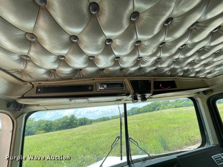 image for item KK9623 1994 Kenworth T600  semi truck