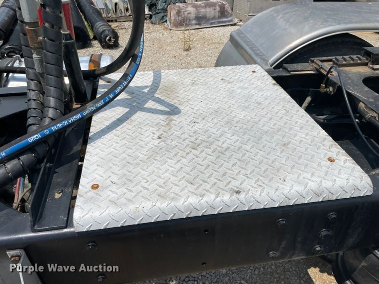 image for item KK9623 1994 Kenworth T600  semi truck