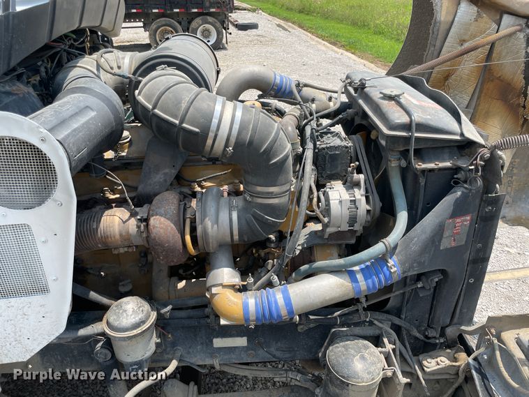 image for item KK9623 1994 Kenworth T600  semi truck