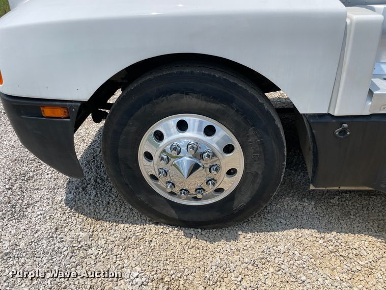 image for item KK9623 1994 Kenworth T600  semi truck