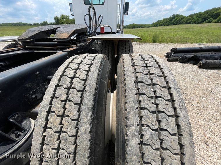 image for item KK9623 1994 Kenworth T600  semi truck