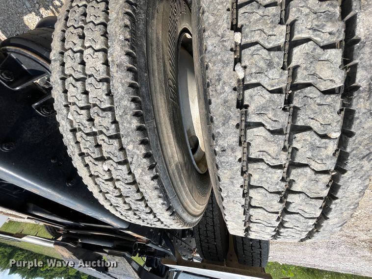 image for item KK9623 1994 Kenworth T600  semi truck