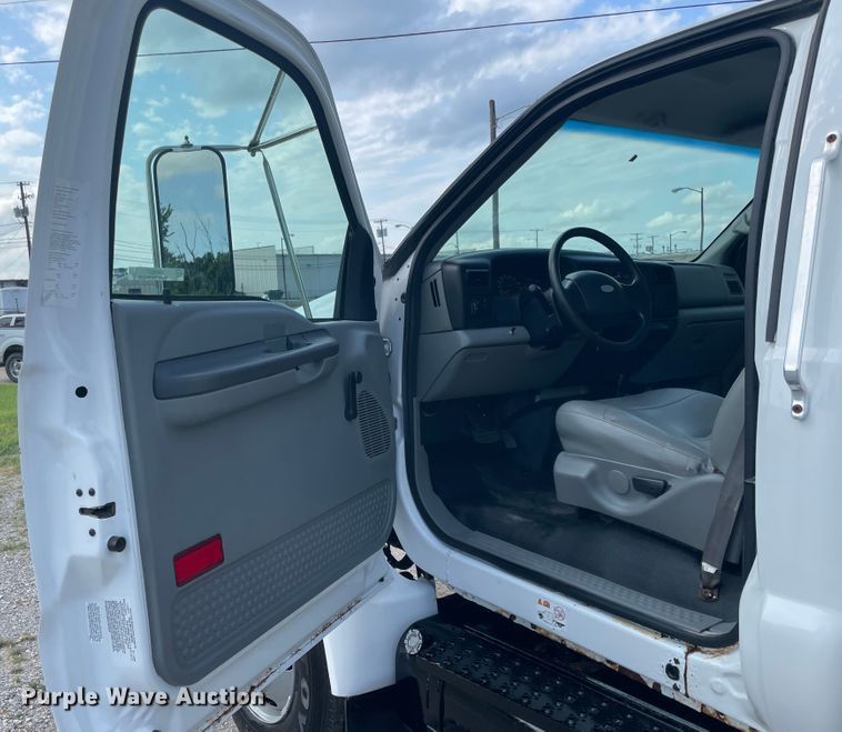 image for item KK9633 2008 Ford F650  box truck