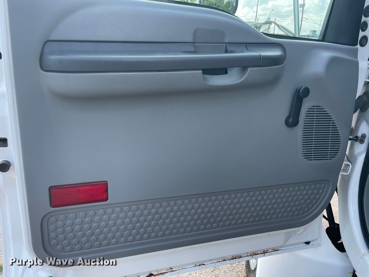 image for item KK9633 2008 Ford F650  box truck