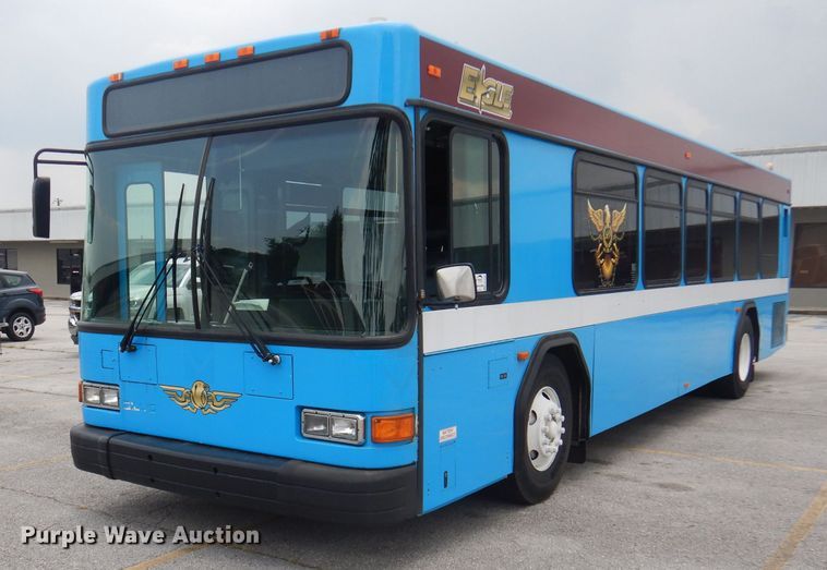 image for item DA5340 2003 Gillig G27B102N4  coach bus