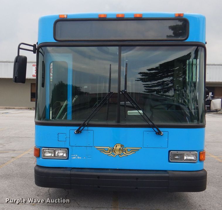image for item DA5340 2003 Gillig G27B102N4  coach bus
