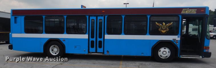 image for item DA5340 2003 Gillig G27B102N4  coach bus