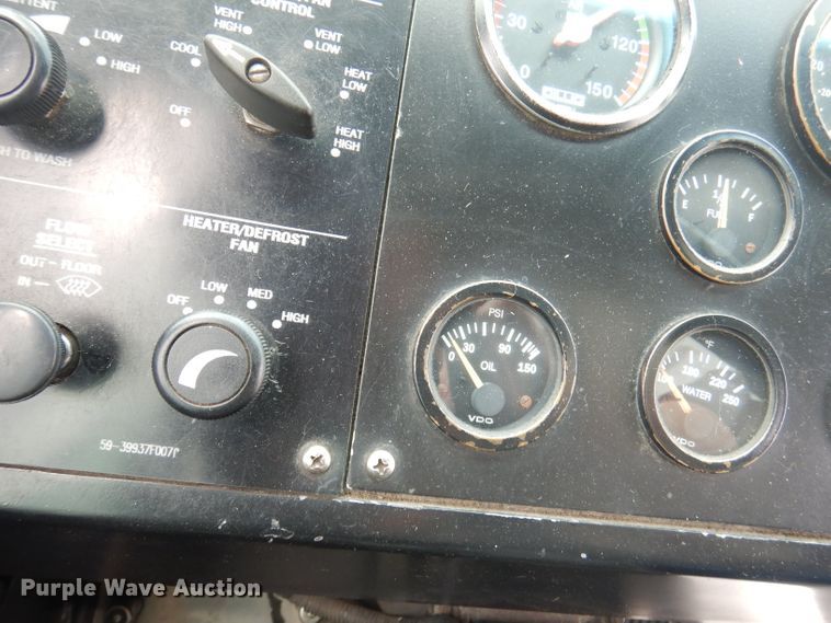 image for item DA5340 2003 Gillig G27B102N4  coach bus