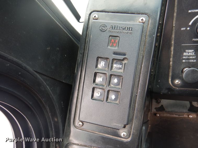 image for item DA5340 2003 Gillig G27B102N4  coach bus