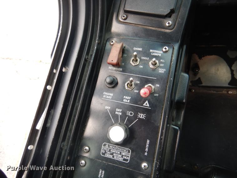 image for item DA5340 2003 Gillig G27B102N4  coach bus