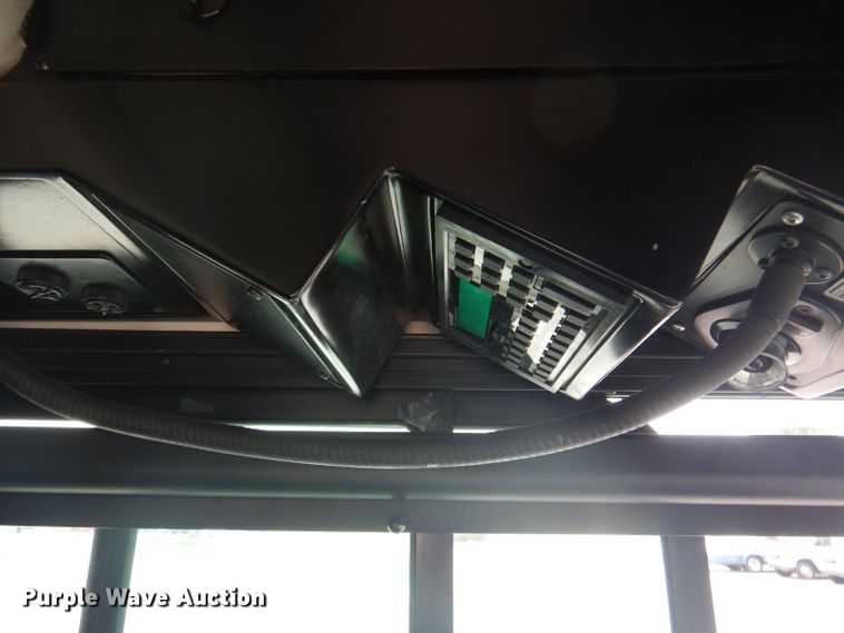 image for item DA5340 2003 Gillig G27B102N4  coach bus