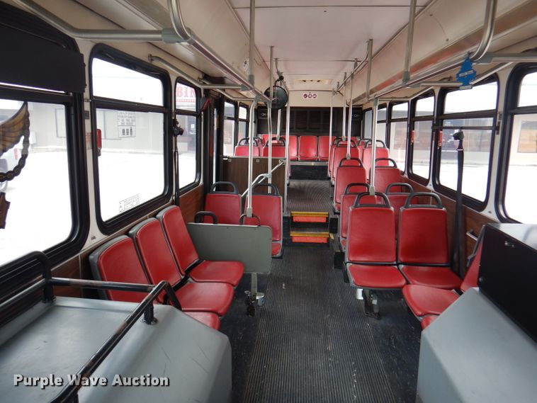 image for item DA5340 2003 Gillig G27B102N4  coach bus