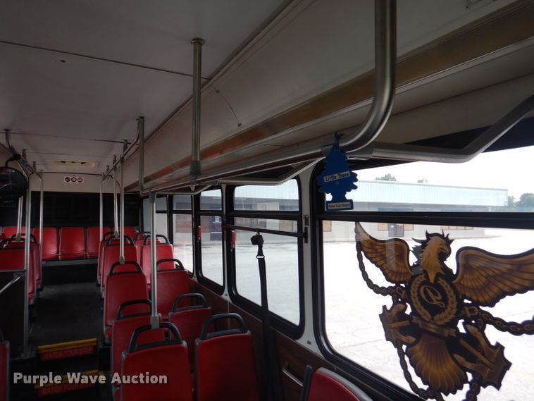 image for item DA5340 2003 Gillig G27B102N4  coach bus