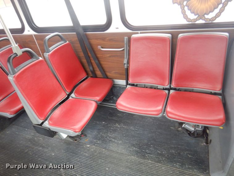 image for item DA5340 2003 Gillig G27B102N4  coach bus