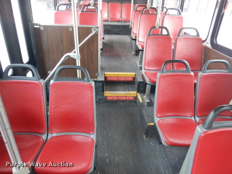 image for item DA5340 2003 Gillig G27B102N4  coach bus