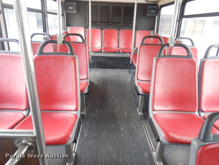 image for item DA5340 2003 Gillig G27B102N4  coach bus