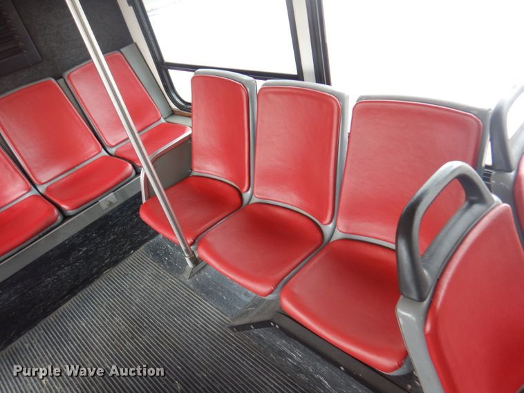 image for item DA5340 2003 Gillig G27B102N4  coach bus