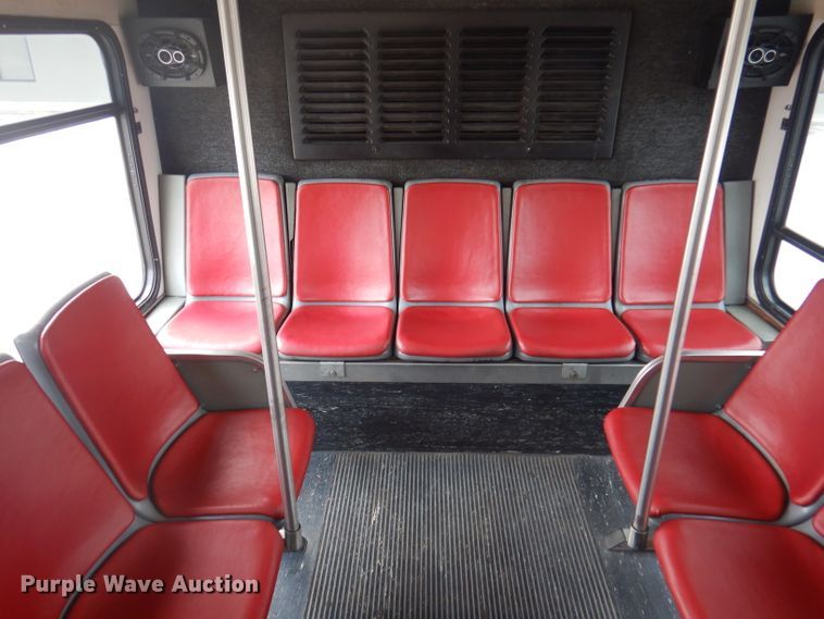 image for item DA5340 2003 Gillig G27B102N4  coach bus