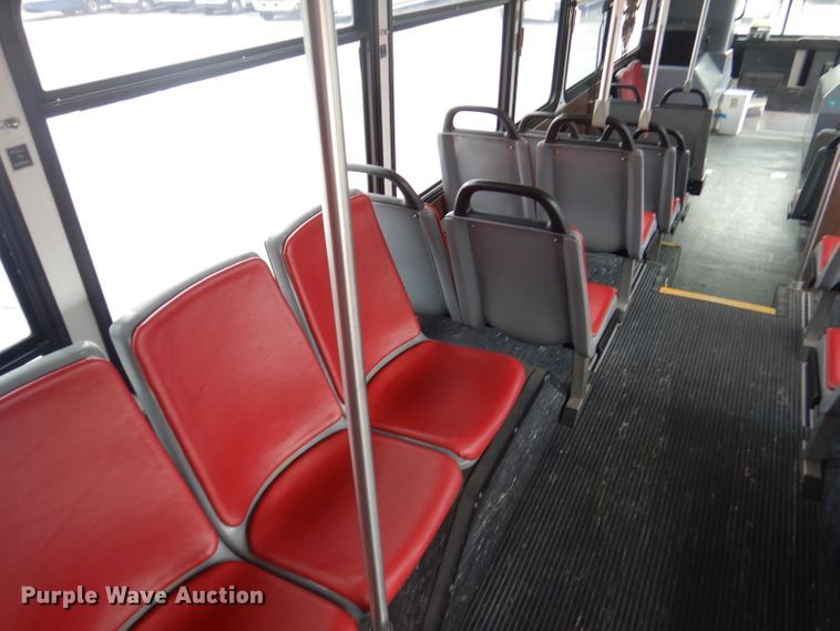 image for item DA5340 2003 Gillig G27B102N4  coach bus