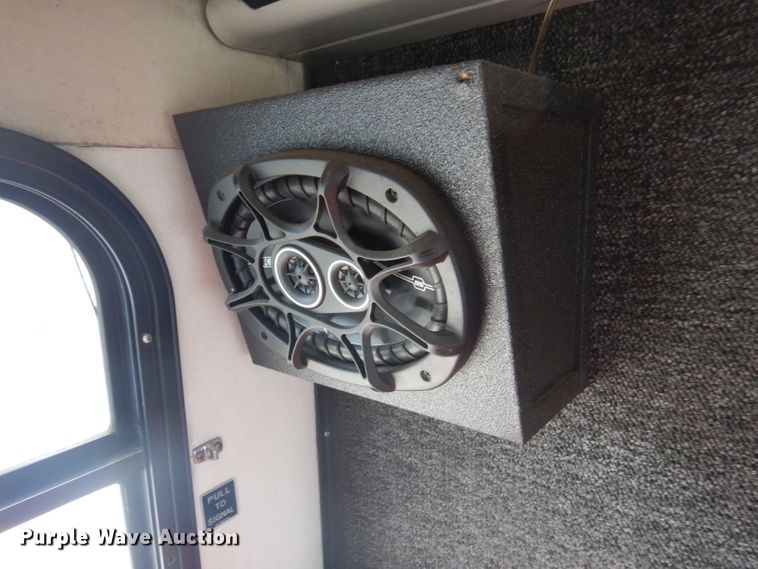 image for item DA5340 2003 Gillig G27B102N4  coach bus