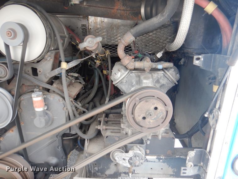 image for item DA5340 2003 Gillig G27B102N4  coach bus