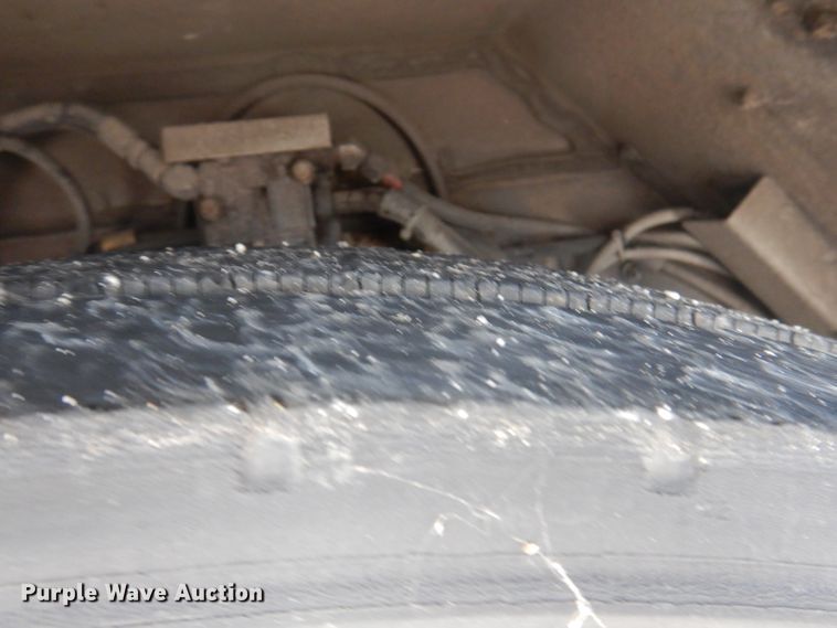 image for item DA5340 2003 Gillig G27B102N4  coach bus