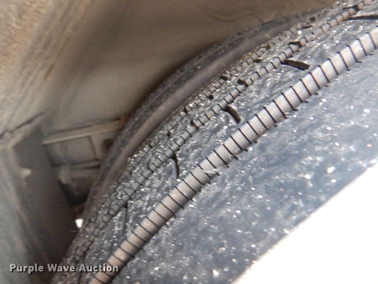 image for item DA5340 2003 Gillig G27B102N4  coach bus