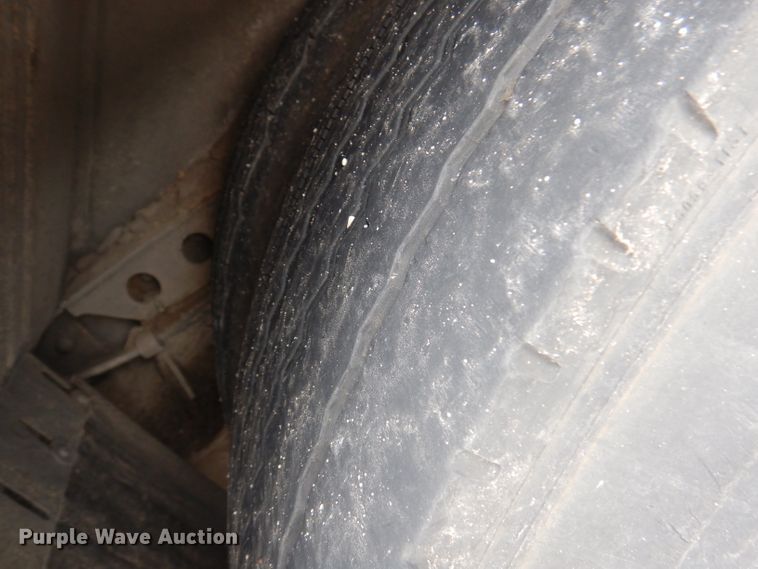 image for item DA5340 2003 Gillig G27B102N4  coach bus