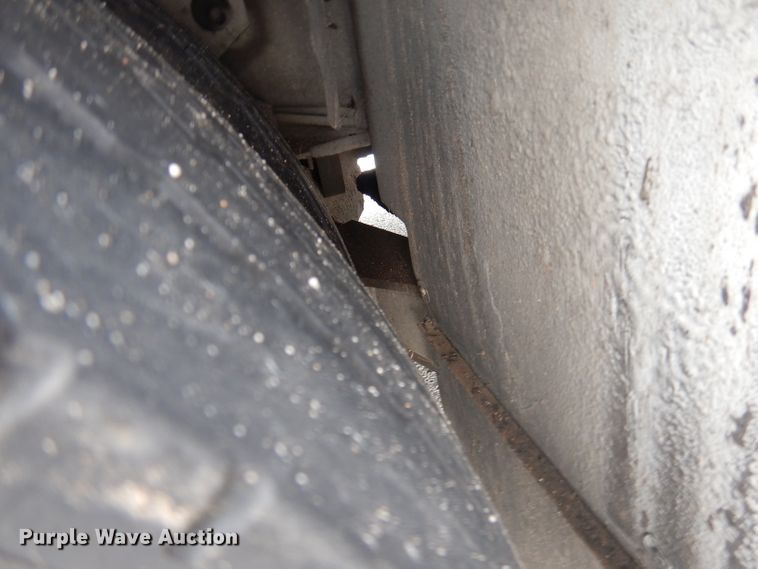 image for item DA5340 2003 Gillig G27B102N4  coach bus