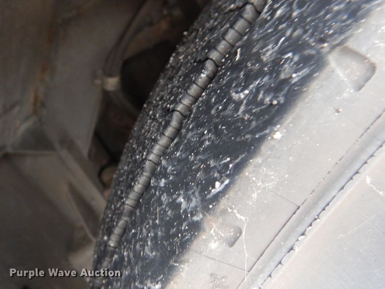 image for item DA5340 2003 Gillig G27B102N4  coach bus