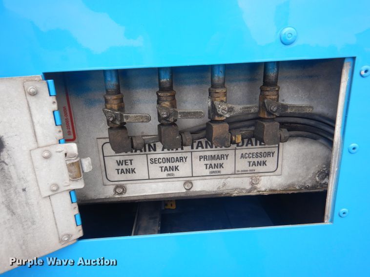 image for item DA5340 2003 Gillig G27B102N4  coach bus