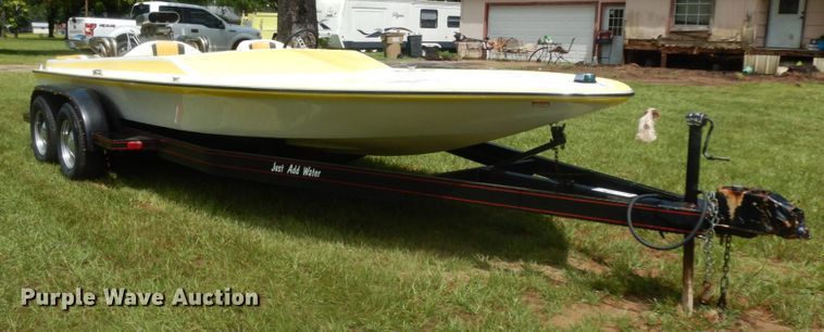 image for item DC2011 1977 Manta Ray  boat