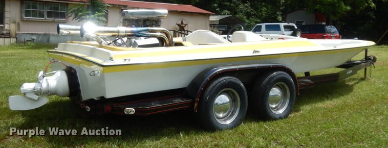 image for item DC2011 1977 Manta Ray  boat