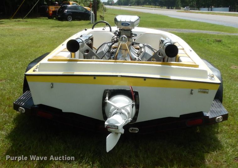 image for item DC2011 1977 Manta Ray  boat