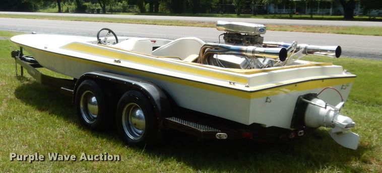 image for item DC2011 1977 Manta Ray  boat