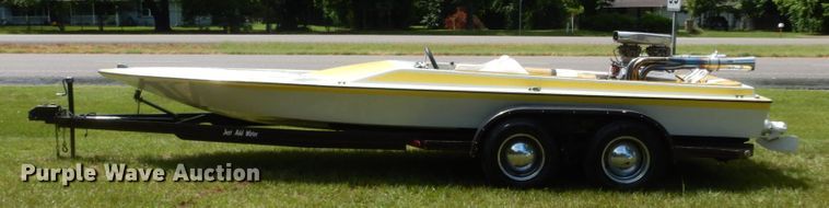 image for item DC2011 1977 Manta Ray  boat