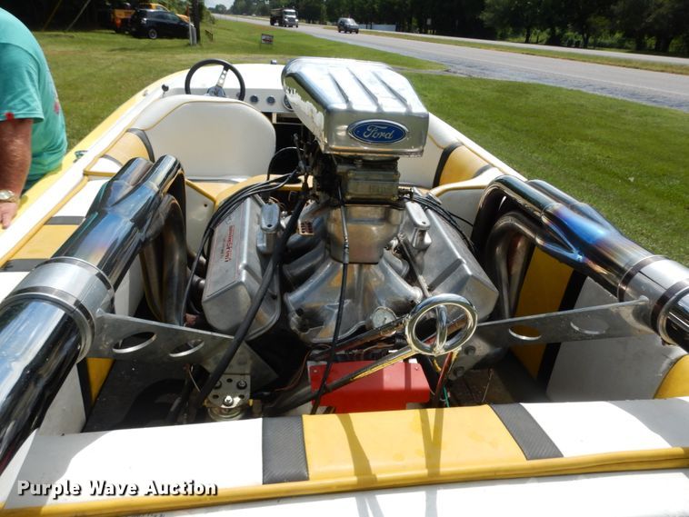 image for item DC2011 1977 Manta Ray  boat