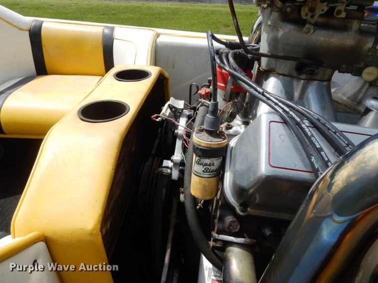 image for item DC2011 1977 Manta Ray  boat