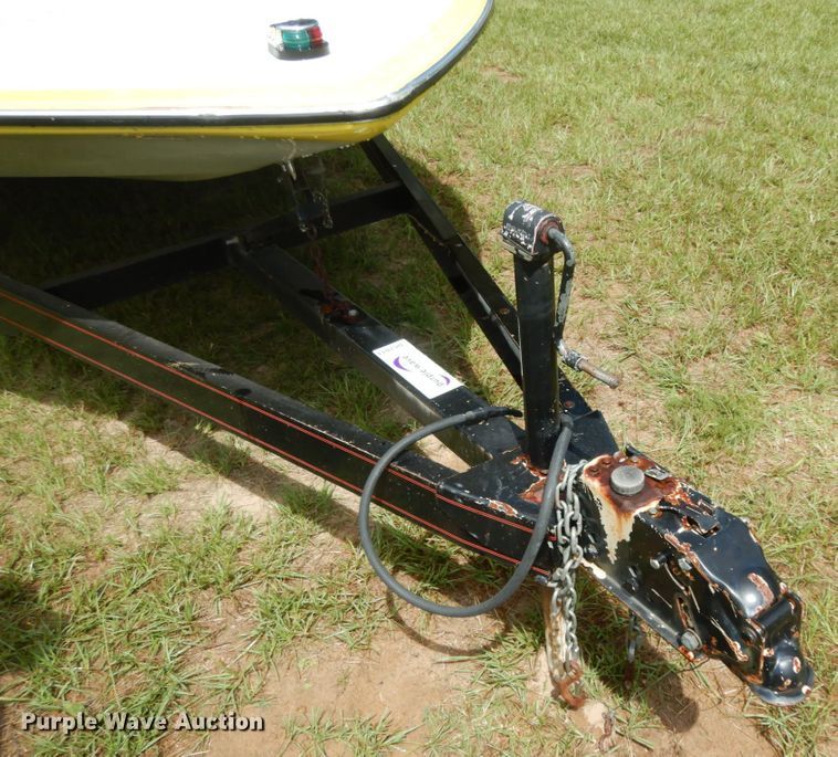 image for item DC2011 1977 Manta Ray  boat