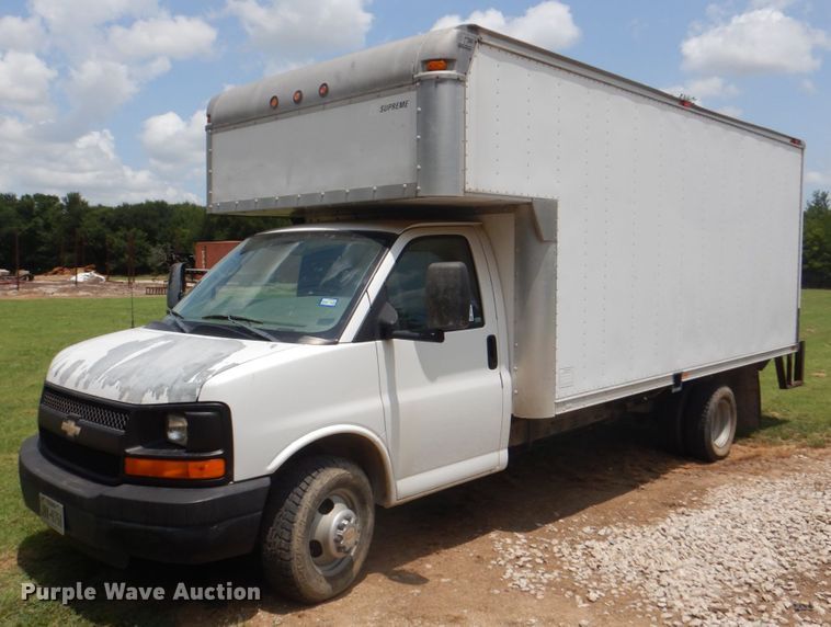 image for item DH7266 2005 Chevrolet Express 3500  box truck