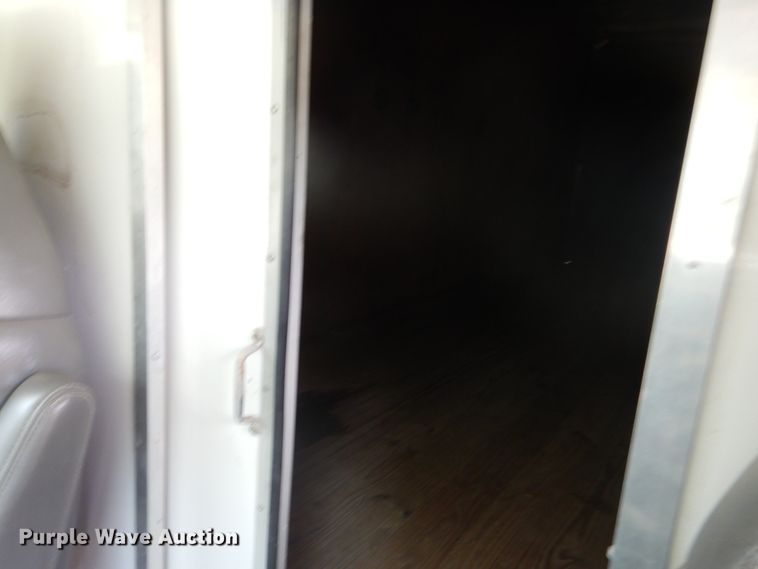 image for item DH7266 2005 Chevrolet Express 3500  box truck