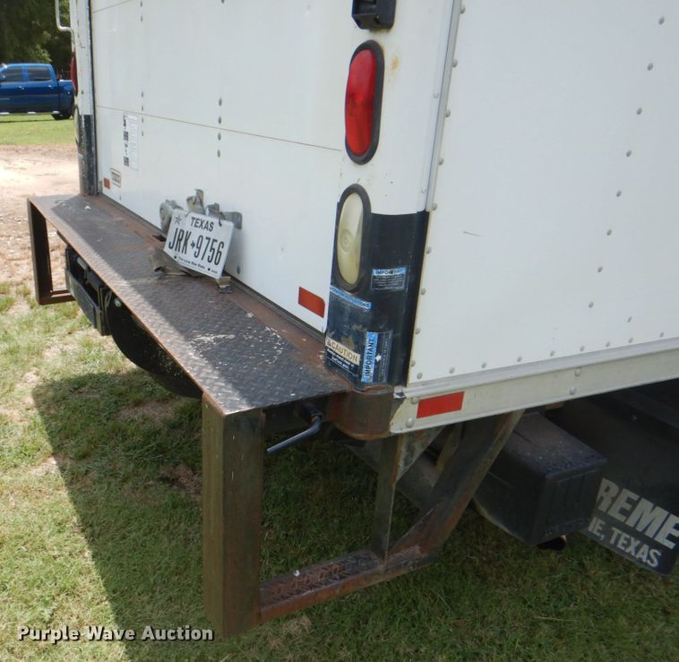 image for item DH7266 2005 Chevrolet Express 3500  box truck