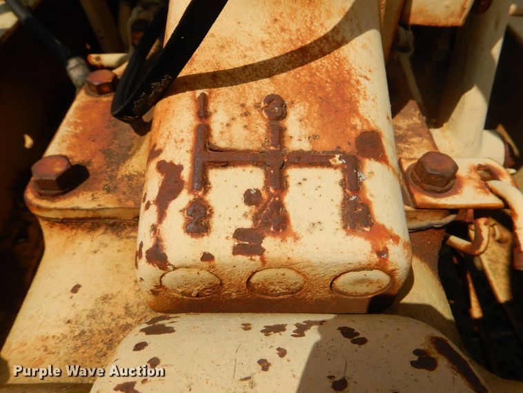 image for item DL0529 Allis Chalmers  rigid frame motor grader