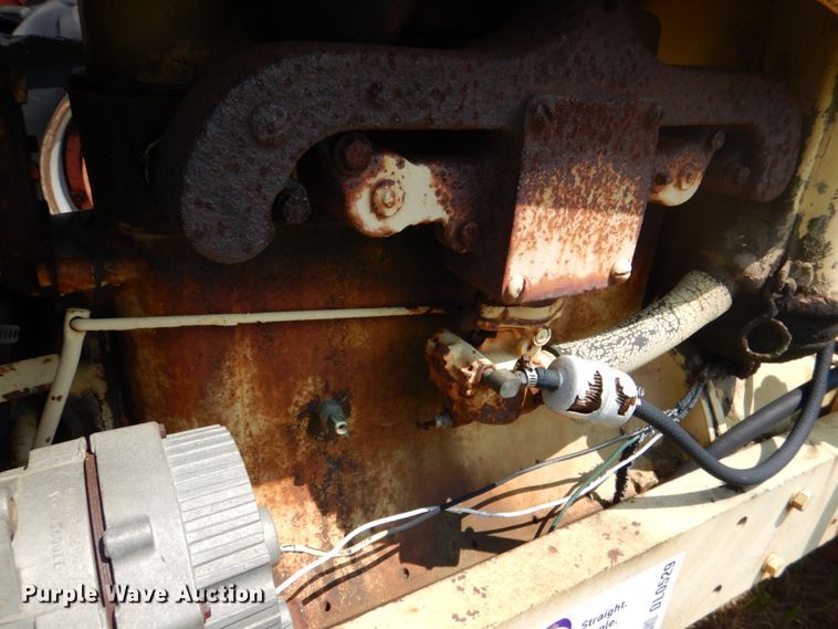 image for item DL0529 Allis Chalmers  rigid frame motor grader