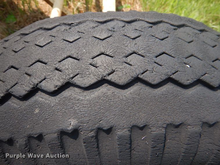 image for item DL0529 Allis Chalmers  rigid frame motor grader