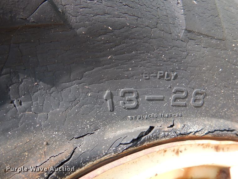 image for item DL0529 Allis Chalmers  rigid frame motor grader