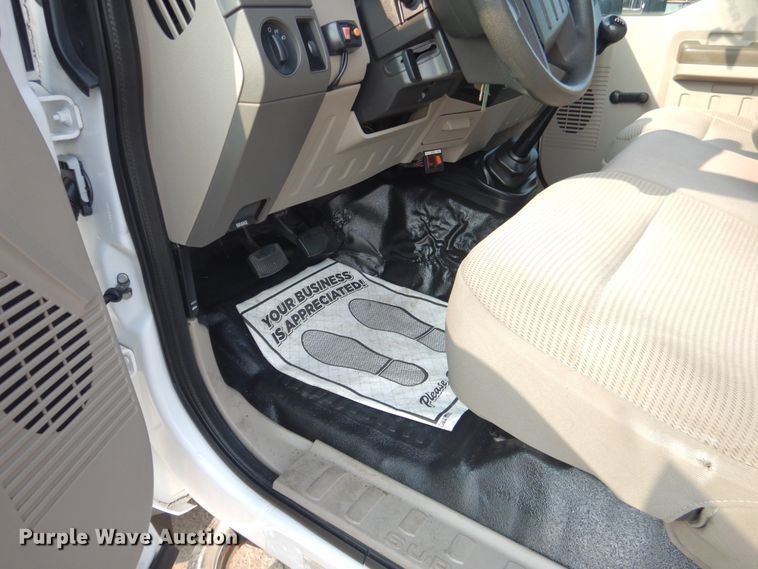 image for item DL4993 2008 Ford F550 Super Duty XL  flatbed truck