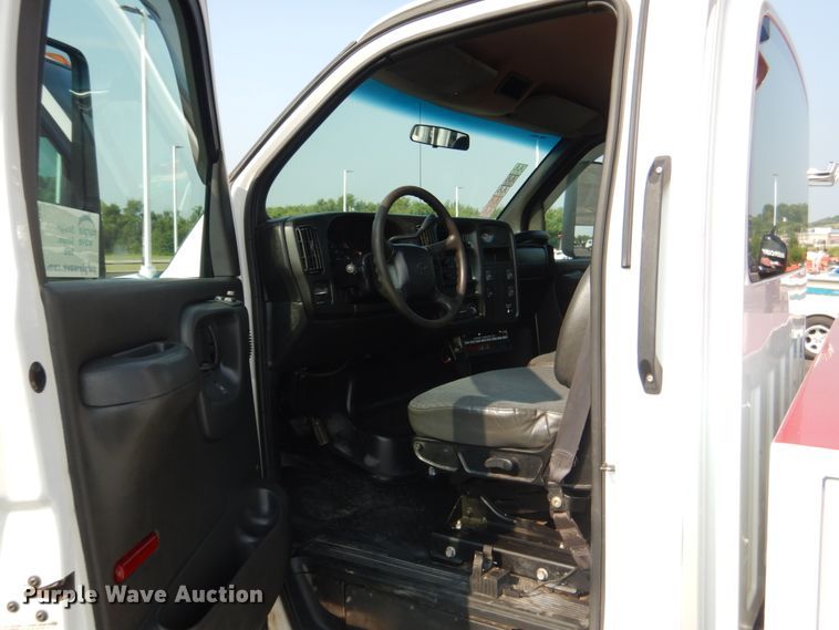 image for item DL4995 2003 Chevrolet C5500  tow truck