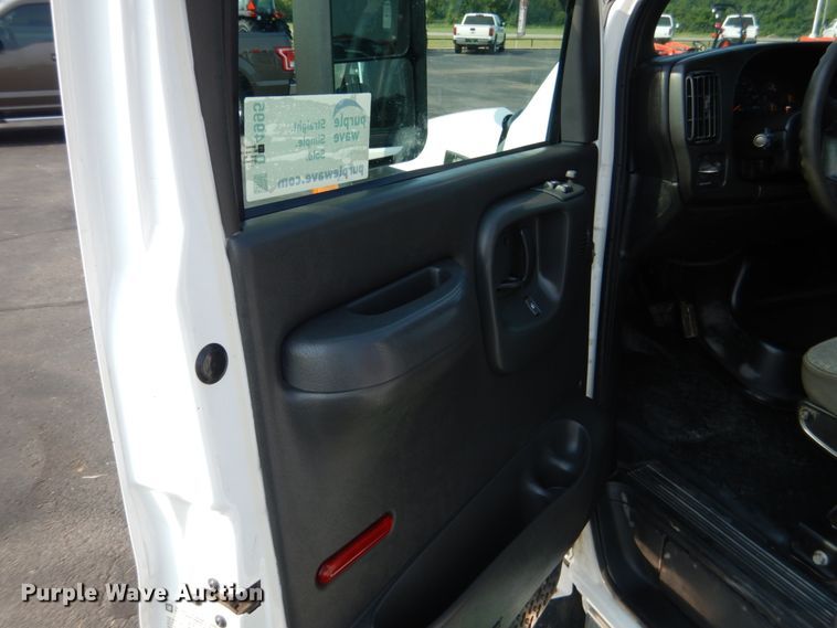 image for item DL4995 2003 Chevrolet C5500  tow truck