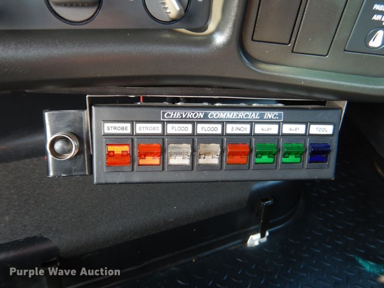 image for item DL4995 2003 Chevrolet C5500  tow truck